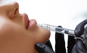 Контурная пластика губ